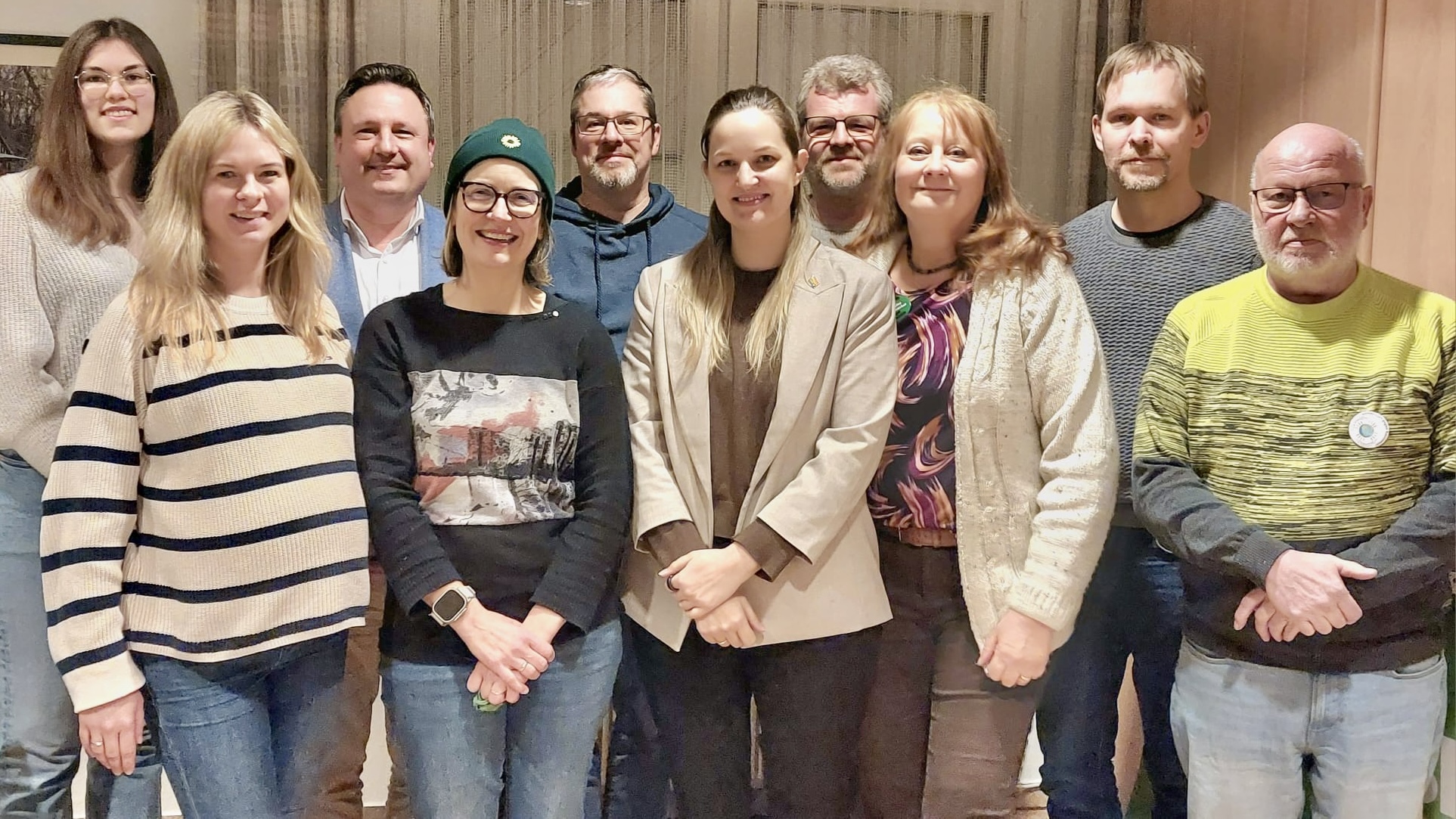 Der neue Vorstand, bestehend aus den Vorsitzenden Jan Pfalzer und Bettina Geldmacher, dem Schatzmeister Thomas Bergen sowie den Beisitzenden Finnja Eisebraun, Katharina Mundt, Sandy Choitz, Anne-Cécile Blanc, Sahra Triebel-Hansch, Michael Walkling, Wilfried Brauns und Judith Schmidt-van Die (nicht im Bild).