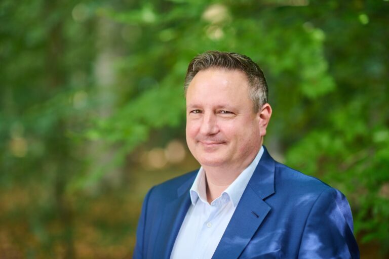 Sandy Steve Choitz als Bürgermeisterkandidat für Sehnde zur Kommunalwahl 2026 nominiert